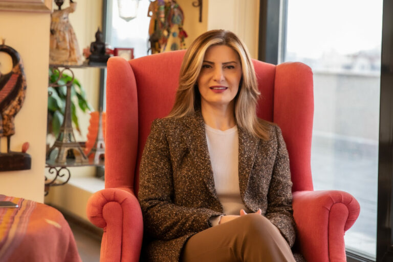 Süheyla Çebi Karahan – Özgeçmiş Süheyla Çebi Karahan - Özgeçmiş